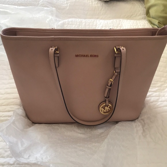 MICHAEL Michael Kors Handbags - Michael Kors pink purse